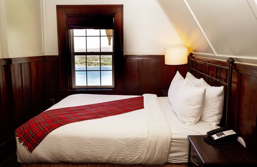 Waterton Park Hotel | Prince of Wales Hotel