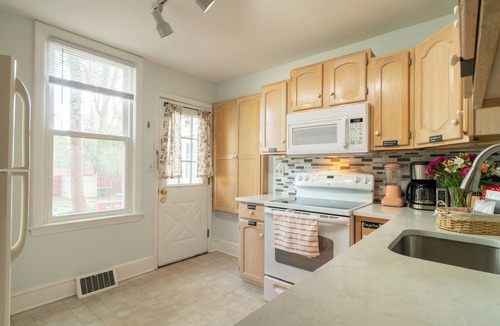 Princeton House | Princeton Einstein Boutique Stay — Walk to Everywhere!