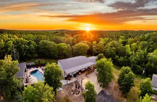 Pickens Cabin | Prism Pines Ranch | Pool,Lake& Outdoor Bar Kitchen