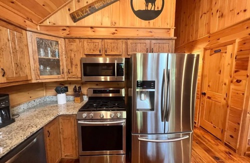 Murphy Cabin | Pristine 2 bedroom cabin in the Blue Ridge mountains of North Carolina