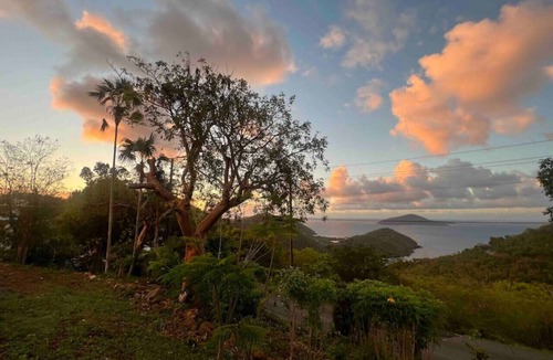 Anna's Retreat House | Pristine 2-Bedroom Villa with Private Pool