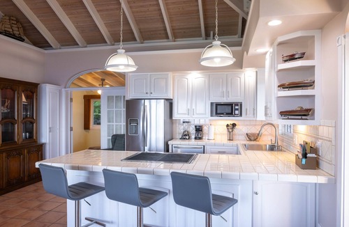 Estate Contant Cottage | "Pristine 2bdrm/2bth, Epic Views, Generator, 5 Star reviews, Near Cruz Bay!"