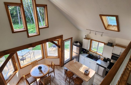 East Dover House | Pristine Magical Retreat Cottage - 55% off monthly, 15% off weekly till June 20.
