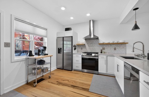 Bloomington Condo | Pristine & Modern Downtown Condo-Walkable to IU