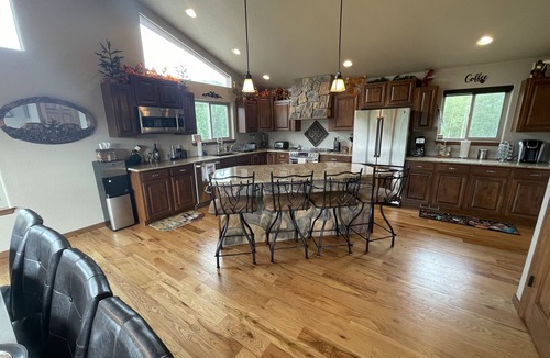 Alma Cabin | Pristine Mountain Lodge w/Breathtaking Mtn/aspen Views ~20 min to Breckenridge