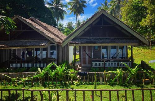 Pulau Unauna Resort | Pristine Paradise Dive Resort - Togean Islands, Una Una
