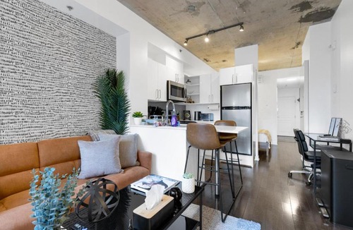 Milton Park Apartment | Pristine Parc Avenue Pad With Parking