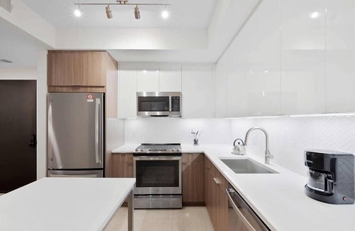 NoMa Hotel | Pristine & Quiet 2BR, Close for Metro Red Line & Union Market