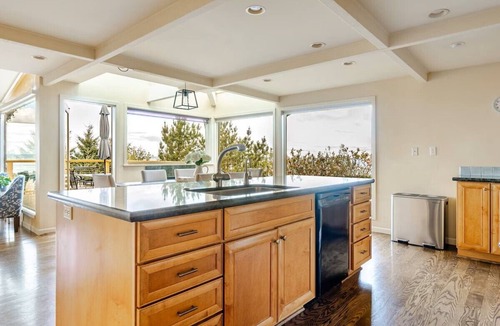 North Admiral House | Pritchard's Perch - private 2.5 acre in-city property, views from every room!