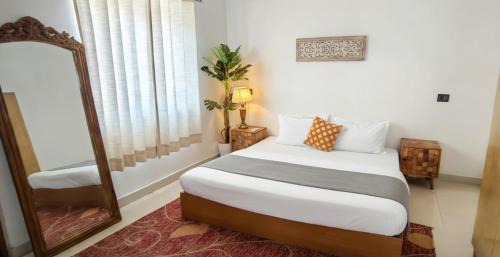 Tapovan House | Prithvi Hotel - Aesthetic Room in upper tapovan with TV, AC and free airport pickup for 7 or more nights bookings