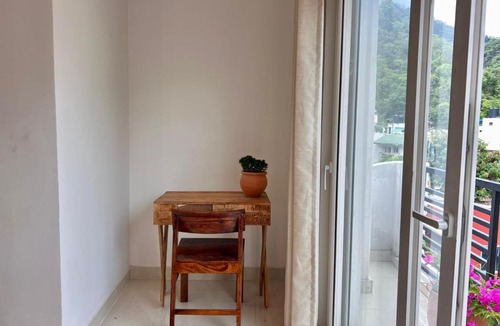 Tapovan Apartment | Prithvi Hotel Rishikesh - Aesthetic Rooms with Aircon, Desk, Wifi and Free Pickup For More Than 7 Nights Bookings