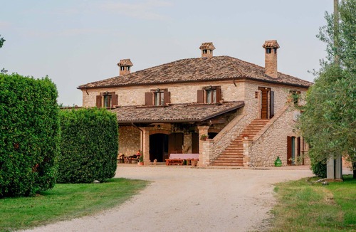 Campli Villa | Private Villa with hot tub, WIFI, sauna, private pool, TV, patio, panoramic view, close to Teramo