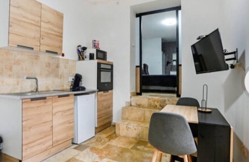 Jonquieres-Saint-Vincent Apartment | 🌌 Private getaway - Luminous pool & unlimited private Jacuzzi