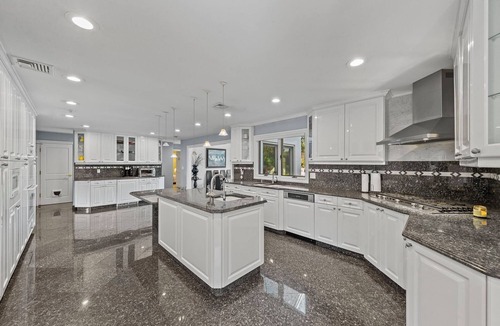 Cresskill House | Private 1-Acre 6BR Luxury Estate - Major international sporting event 20min to MetLife Stadium & NYC