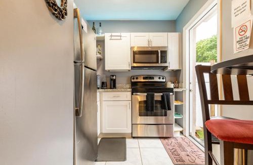 Fairvilla House | Private 1 Bed 1 Bath Orlando Oasis Shopping and Parks Nearby