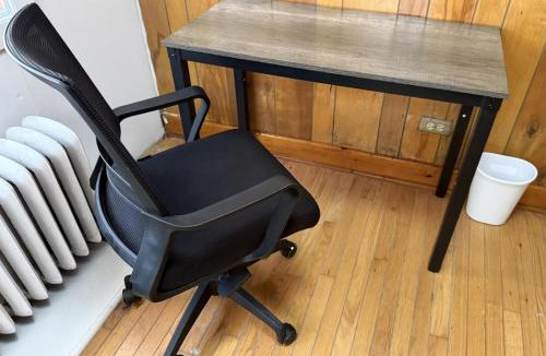 Hopelawn House | Private 1-bed house convenient to NYC bus and train