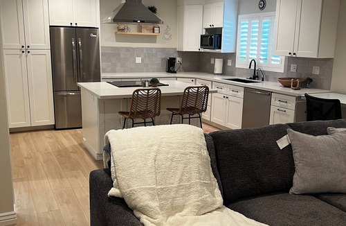 Covey House | Private 1 bedroom, 1 bath In-unit Washer-Dryer
