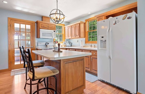 Idlewild Cottage | Private 100' Waterfront, 4BR - Heidaway Cottage