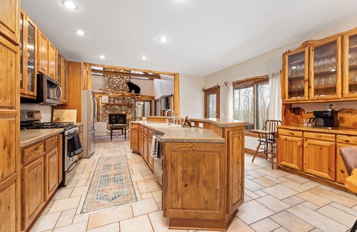 Bellaire Cabin | Private 13-Acre Cabin | Hot Tub | Game Room | Sleeps 16