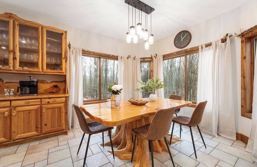 Bellaire Cabin | Private 13-Acre Cabin | Hot Tub | Game Room | Sleeps 16