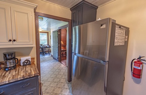 Mars Hill House | Private 14-Acre Mountain Estate - 3 Guest Homes - Ideal for Groups