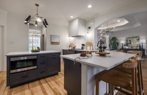 West Oak Hill House | PRIVATE | 15 Beds | POOL | SPA |Bsktball | Pool Table |Close Downtown