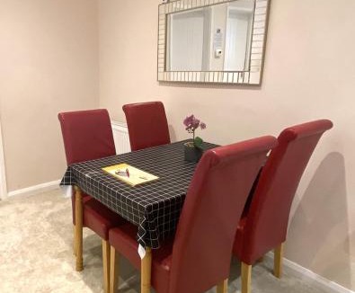 Temple Ewell Apartment | Private 1st Floor Apartment - Perfect for Port of Dover, Eurotunnel and Short Stays