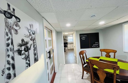 Rossville House | Private 1st Floor Unit near Balt City/John Hopkin
