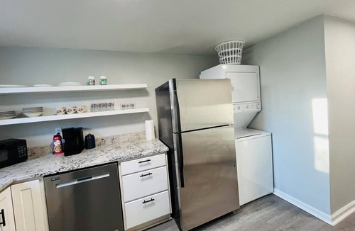 Rossville House | Private 1st Floor Unit near Balt City/John Hopkin