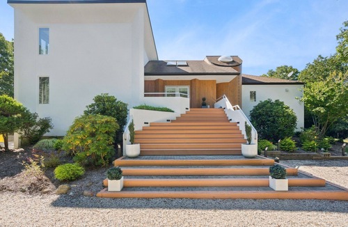 North Sea House | Private 2.1 acre gated home with heated pool and tennis & pickleball court