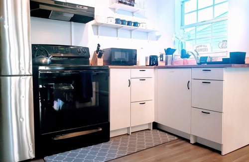 Linthicum Heights Apartment | Private 2 Bedroom Duplex near I95, BWI, John Hopkins