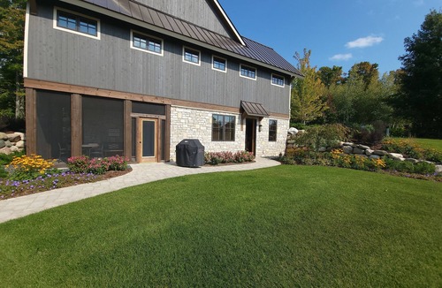 Harbor Springs Cottage | Private 2 bedroom-4 bed Cottage in Harbor Springs! Stay at True North Golf Club