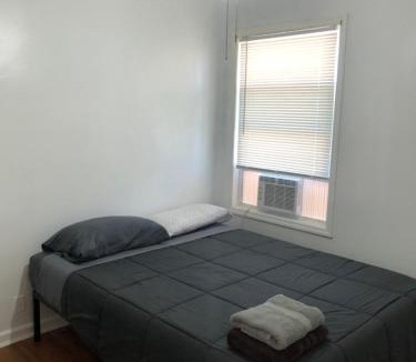 Perth Amboy Apartment | Private 2 bedroom and 1 bathroom house in a quiet area and convenient to NYC bus and train, MetLife Stadium FIFA World Cup 35 minutes away