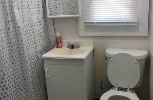 Elizabeth Apartment | Private 2-bedroom apartment, NYC bus 5-min walk