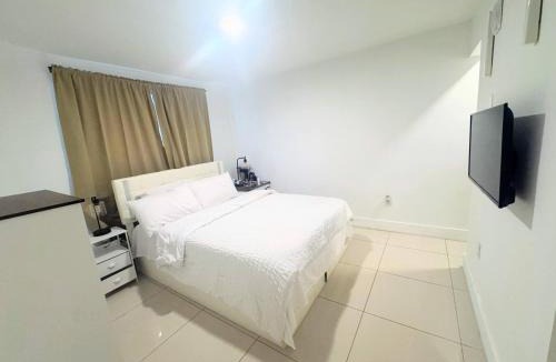 Coral Way House | Private 2 Bedroom Apt Central Miami,Brickell,Downtown