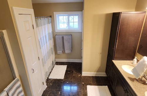 Town of Reading House | Private 2000 sq ft 2 bedroom suite, sleeps 6 with pool and panoramic lakeview.
