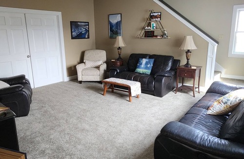 Town of Reading House | Private 2000 sq ft 2 bedroom suite, sleeps 6 with pool and panoramic lakeview.