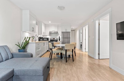 Riley Park-Little Mountain House | Private 2BD|1 BATH| Basement Suite East Vancouver