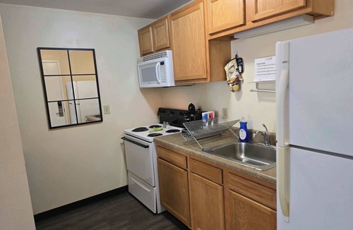 Downtown Pittsburgh Apartment | Private 2BR/2BA Downtown Apartment | River and Mountain Views + 60” TV