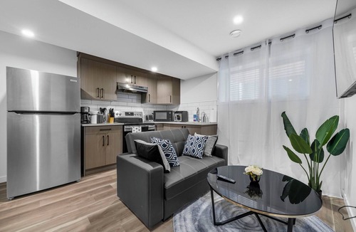 West Edmonton House | Private 2BR Basement Pet-Friendly Near WEM Free Parking Near Ravines Trails
