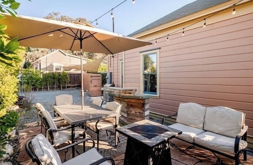 Sherman Heights Cottage | Private 2BR Downtown Retreat with Onsite Parking — Walk to Petco & Gaslamp
