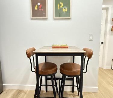 Chestermere House | Private 2BR Lake Suite - Chestermere - Sleeps 6