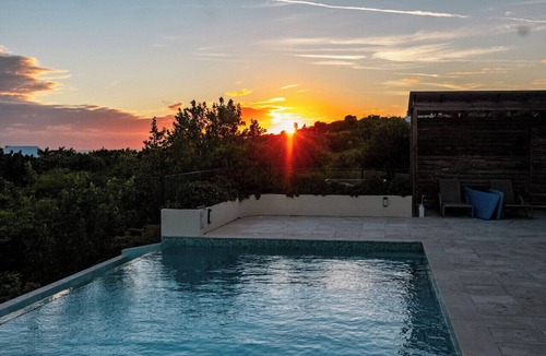 Juba Sound House | Private 3 bed, 3 bath villa with pool and endless ocean views.