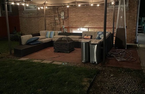 Budlong Woods Apartment | private 3 bedroom garden apartment in Lincoln square Chicago