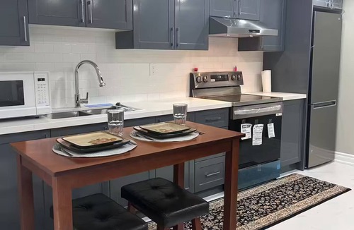 Pickering House | Private 3bedroom Unit, Private entry, 2 parking- pet/smoke free