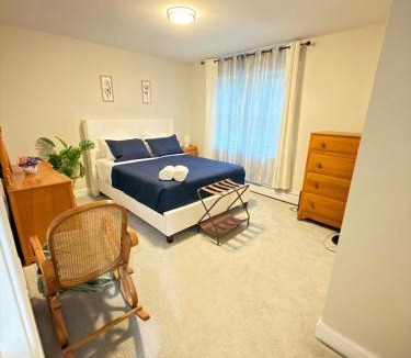 Templeton House | Private 3br & basement 3bth near Trail golf & Lake