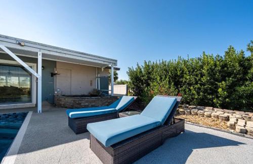 Oakland Hills House | Private 3BR Pool House in Quiet Golf Community