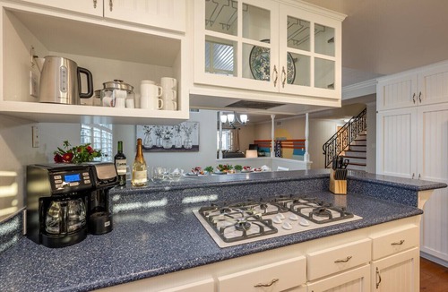 La Palma Apartment | Private 4-bedroom pool home with 2 primary suites with heated pool, jacuzzi, fire pit, and outdoor dining. Minutes to Disneyland, Knott’s, and Orange County beaches.
