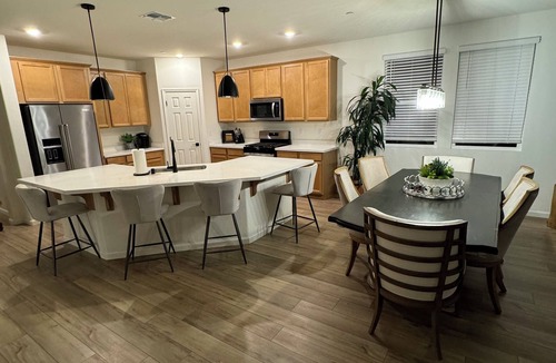 Lincoln House | Private 4BR Retreat with Hot Tub, bbq, outdoor tv near Thunder Valley