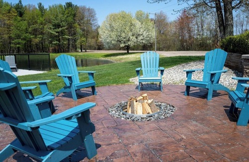 West Olive House | Private 5-Acre Estate | Fishing Pond + Fire Pit